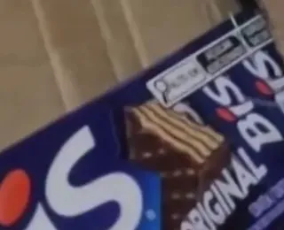 Enfermeiro compra iPhone e recebe caixa de chocolates