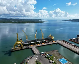 Enseada lança primeiras barcaças e retoma indústria naval na Bahia