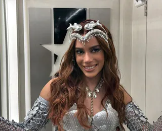 "Falta de noção": Anitta critica excesso de pessoas em trio elétrico