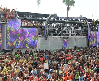 Fim do Carnaval em cima do trio: MP impõe limite de pessoas