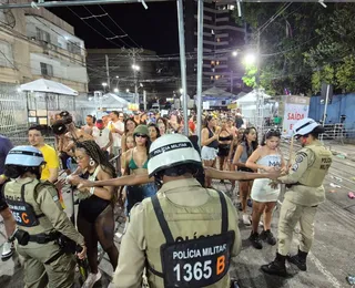 Garfos, algemas e mais: 1.400 itens são retidos no 2º dia do Carnaval