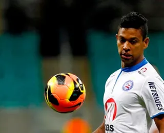 Ídolo! Ex-Bahia e Vitória atinge marca histórica por clube tradicional