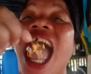 Influenciadora morre após comer caranguejo envenenado