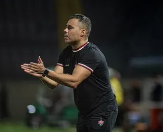 Jair Ventura critica postura do Vitória em goleada: "Faltou imposição"