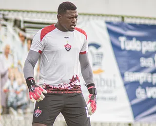 Jair Ventura exalta jovem goleiro após goleada do Vitória: "Satisfeito"