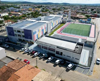 Jerônimo faz história com entrega da 100ª escola em tempo integral
