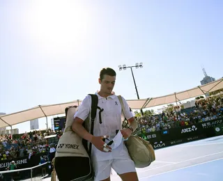 João Fonseca perde na estreia e se despede do Australian Open