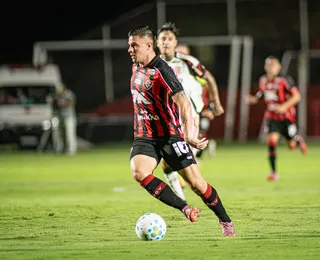 Kayzer pede desculpas por pênalti perdido e aprova nova formação