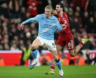 Manchester City vira sobre o Liverpool e segue na caça ao Arsenal