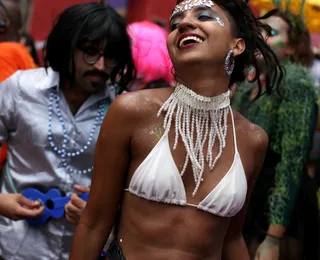 Maquiagem de Carnaval: dermatologista alerta para os perigos à pele