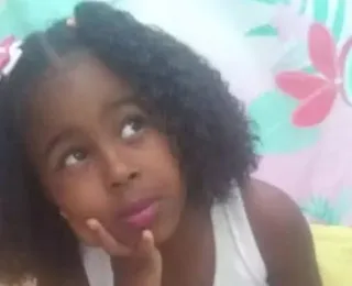 Menina de 10 anos é morta dentro do carro do pai durante ataque a tiros