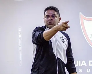 Morre treinador de clube tradicional após uma semana na UTI; confira