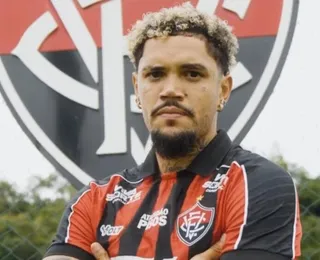 Reforço na Toca do Leão! Vitória anuncia centroavante ex-Benfica