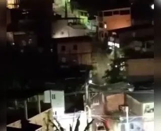 Tiroteio entre suspeitos e PM deixa dois mortos em Salvador