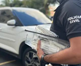 Veículo roubado é apreendido e suspeito é preso em flagrante na Barra