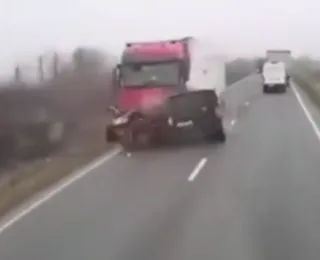 Vídeo: grave acidente mata sete torcedores que viajavam para jogo