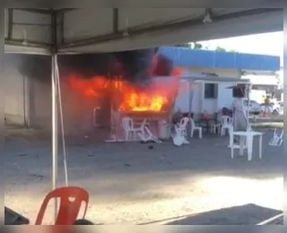 Vídeo: trailer pega fogo em área de motoristas por app no aeroporto