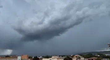 Ventania provoca redemoinho no oeste da Bahia; veja - Imagem