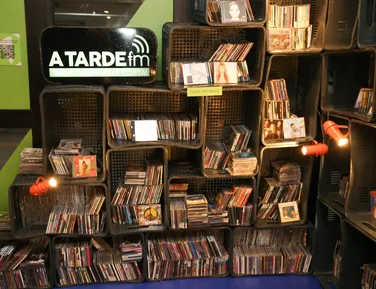 A TARDE FM inaugura exposição que revive a evolução da música baiana - Imagem