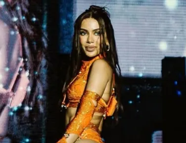 Anitta anuncia mudança radical em ensaios de verão - Imagem