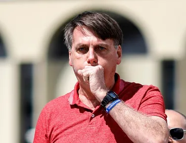 Bolsonaro tem até 40 soluços por minuto, diz PF - Imagem