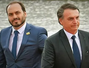 Carlos Bolsonaro lamenta sumiço do pai: "Mais de 2 dias" - Imagem