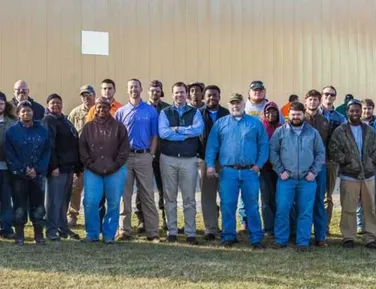 Empresário divide R$ 1,1 bilhão com funcionários após vender negócio - Imagem