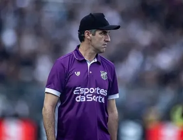 Ex-Vitória, Léo Condé deixa comando do Ceará após rebaixamento - Imagem
