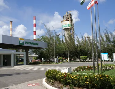 Petrobras anuncia retomada de operações de fábrica na Bahia em janeiro - Imagem