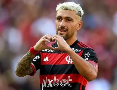 Rei da América: Arrascaeta supera Messi e vence prêmio internacional - Imagem