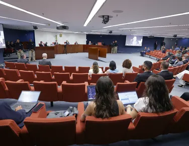 STF forma maioria para condenar PMs do DF a 16 anos pelo 8 de janeiro - Imagem