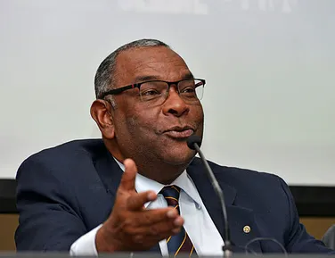 TRT-5 suspende expediente e decreta luto pela morte de desembargador - Imagem