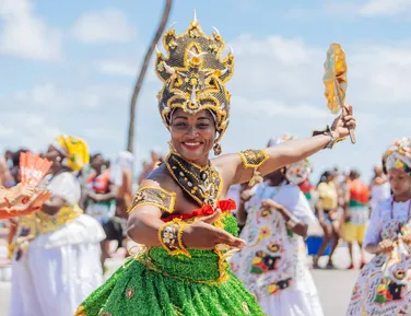 Blocos afro ganham apoio do Ouro Negro na Lavagem de Itapuã - Imagem
