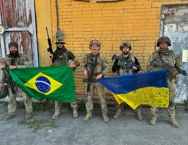 Brasileiro diz ter pernas amputadas após combates na Guerra da Ucrânia - Imagem