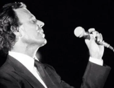 Cantor quebra silêncio sobre acusações de assédio sexual e tráfico - Imagem