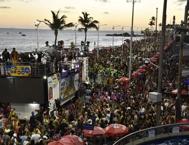 Carnaval nos Bairros: veja onde a folia acontece fora das avenidas - Imagem