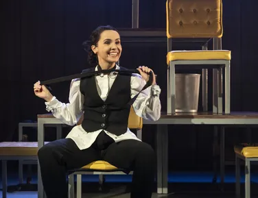 Débora Falabella estreia peça em Salvador: "Terra especial" - Imagem