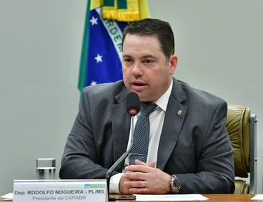 Deputado quer suspender uso de capacete no Brasil; entenda - Imagem