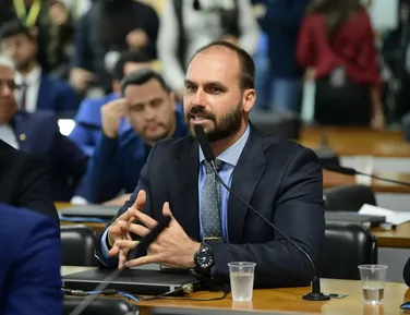 Eduardo Bolsonaro vira alvo de processo na Polícia Federal; entenda - Imagem
