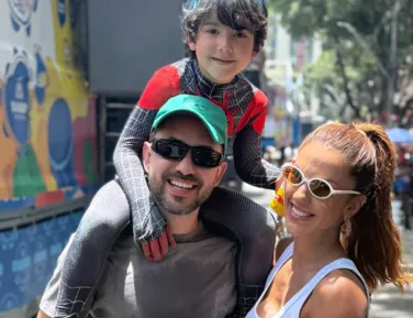 Everton Ribeiro curte Carnaval de Salvador com família; veja onde - Imagem