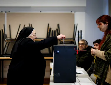 Extrema-direita avança e Portugal vive eleição mais sensível desde 1976 - Imagem