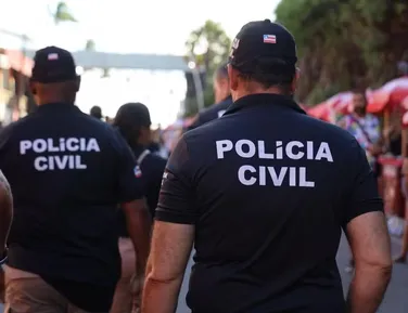 Grupo é preso ao fazer sinal de facção durante briga no Carnaval - Imagem