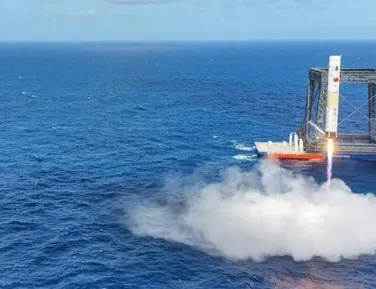 Guerra Fria 2.0? Foguete chinês dá 'ré no oceano' em resposta a Musk - Imagem