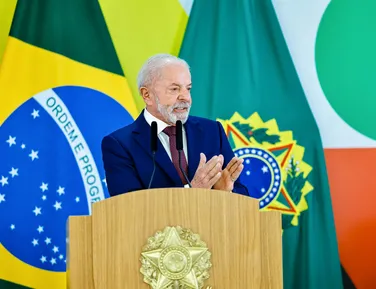 Lula homenageia vítimas do Holocausto após ser chamado de antissemita - Imagem