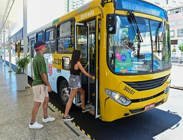 Mais de 60 mil pessoas usaram linhas gratuitas na primeira noite de Carnaval - Imagem