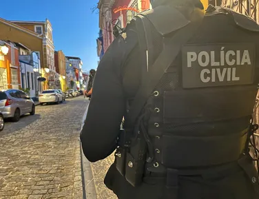 Mulher é presa em operação contra tráfico no Centro de Salvador - Imagem