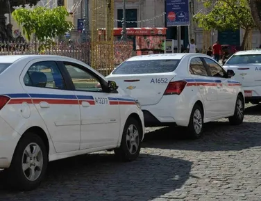 Saiba como escapar de cobranças abusivas de taxistas durante Carnaval - Imagem