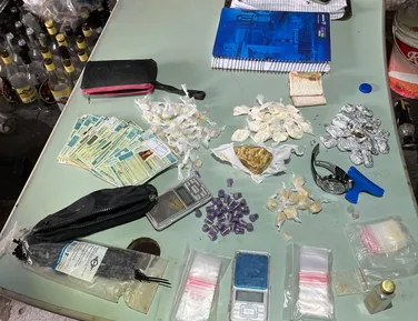 Sete pessoas são presas por venda de drogas em ferro-velho no Comércio - Imagem