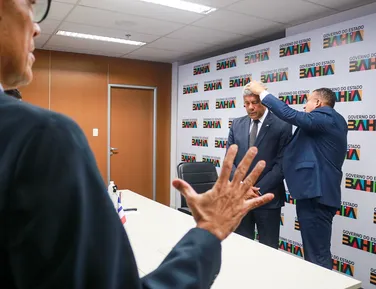 Visita de pastores a Jerônimo alimenta rumor de racha do Republicanos com a oposição - Imagem