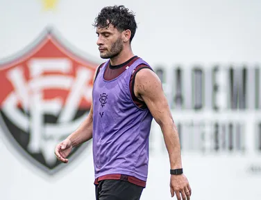 Vitória terá desfalque e cara nova para enfrentar o Palmeiras; confira - Imagem